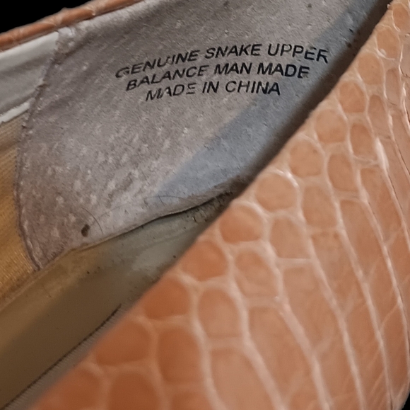 Sophisticated Mob Wide Genuine Snake Skin Pumps Barbie Pink 7.5  Medium 2" heel - Picture 6 of 7